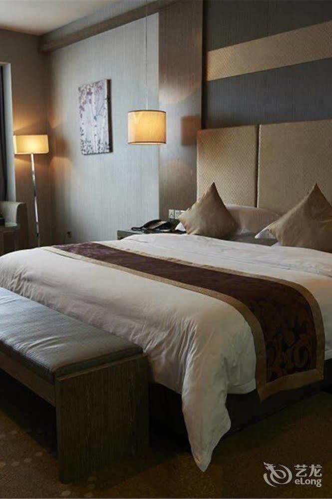Ehrenburg Hotel Фошан Екстериор снимка