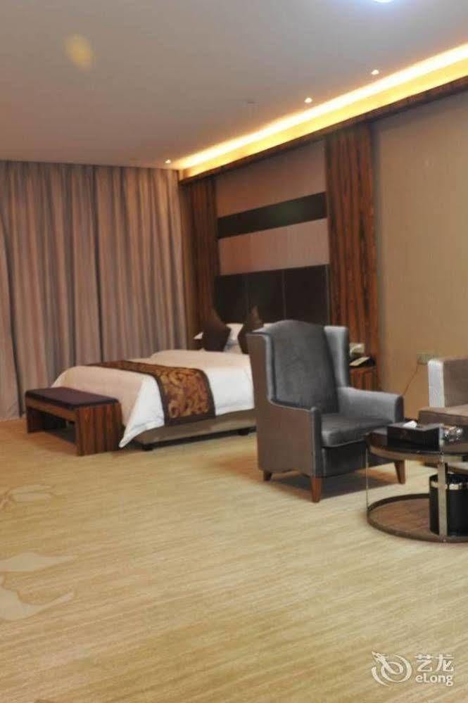 Ehrenburg Hotel Фошан Екстериор снимка
