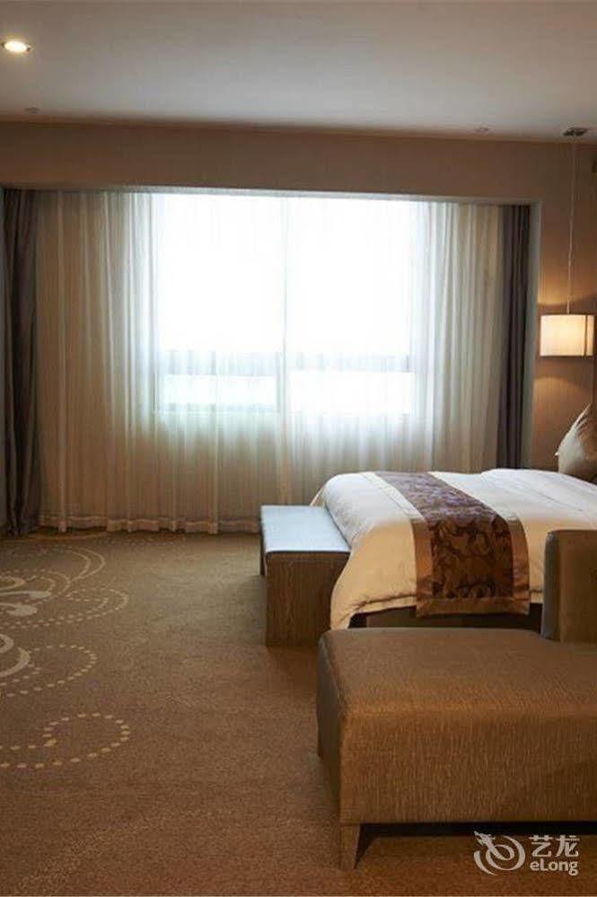 Ehrenburg Hotel Фошан Екстериор снимка