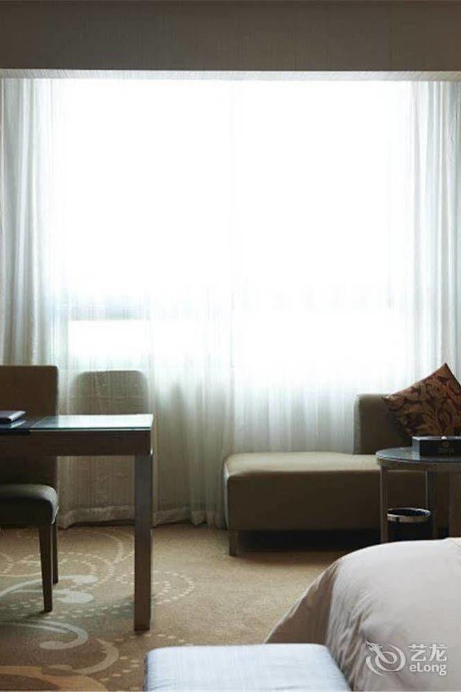 Ehrenburg Hotel Фошан Екстериор снимка
